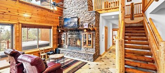 Eagle Ridge by Destination Big Bear : Luxury! Lake Views! Game Room! Wifi! Gourmet Kitchen! BBQ! Cable TV! Deck!