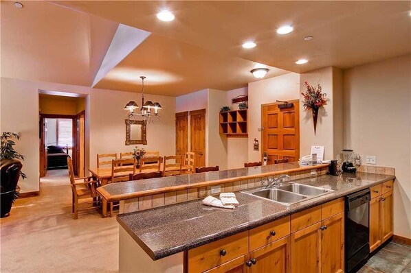 Condo, Multiple Beds (2208 Timberline Lodge, Trappeur's Cro) | Private kitchen | Fridge, microwave, oven, stovetop