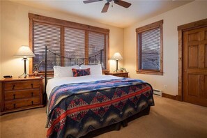 Condo, Plusieurs lits (2208 Timberline Lodge, Trappeur's Cro) | 4 chambres, fer et planche à repasser, accès au Wi-Fi (inclus)