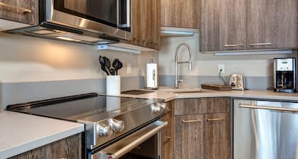 Amazing Hiihto-in Ski-out Park City Resort Condo