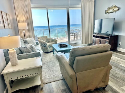 Luxurious Condo on the 5th Floor!  Only a 7 Minute Walk to Flora Bama!