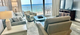 Luxurious Condo on the 5th Floor!  Only a 7 Minute Walk to Flora Bama!