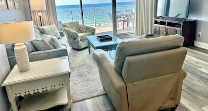 Luxurious Condo on the 5th Floor! Only a 7 Minute Walk to Flora Bama!