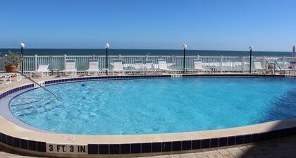 Oceanfront corner Condo Stunning Views -heated pool Satellite Beach -Cocoa Beach