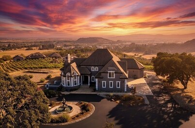Private 29 Acre Estate-The Wine Country Villa