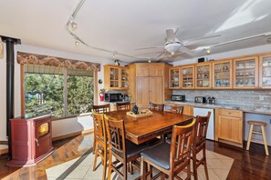 Dining - Marina Landing by Destination Big Bear : Lakefront! Private Dock! Steps to Holloway's! Game Room! Views! Fireplace! Cable TV! BBQ! Hot Tub! (Big Bear Lake)