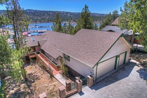 Exterior - Marina Landing by Destination Big Bear : Lakefront! Private Dock! Steps to Holloway's! Game Room! Views! Fireplace! Cable TV! BBQ! Hot Tub! (Big Bear Lake)