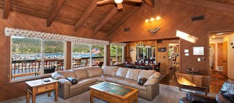 Marina Landing by Destination Big Bear : Lakefront! Private Dock! Steps to Holloway's! Game Room! Views! Fireplace! Cable TV! BBQ! Hot Tub!