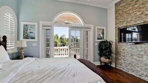5 bedrooms, free WiFi, bed sheets