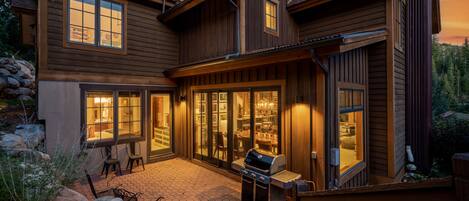 تناول الطعام بالخارج