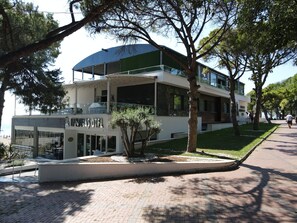 Façana frontal de l'allotjament