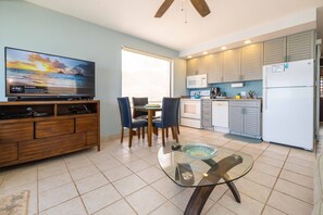 Fridge, microwave, oven, stovetop - Ocean View KUL417 - Top Floor End-Unit —Fab Beach Front in Quiet Resort; 1 BR (Lahaina)