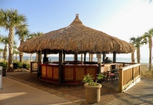 LARGEST FLOOR PLAN CALYPSO OFFERS, AMAZING VIEWS FROM THIS BEACHFRONT CONDO