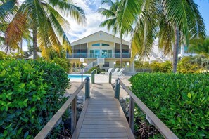 Unclassified image, 5 of 50, button