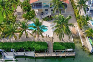 Pool - P82 - Sombrero Beach - 4 bedroom pool home with dock and private ramp. (Marathon)