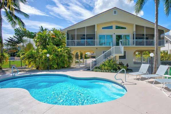 Unclassified image, 1 of 50, button