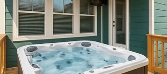 BRAND NEW, HIP NASHVILLE HOUSE! CLOSE TO DOWNTOWN!