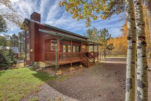 Exterior - Great Terry Peak location with hot tub & garage (Lead)