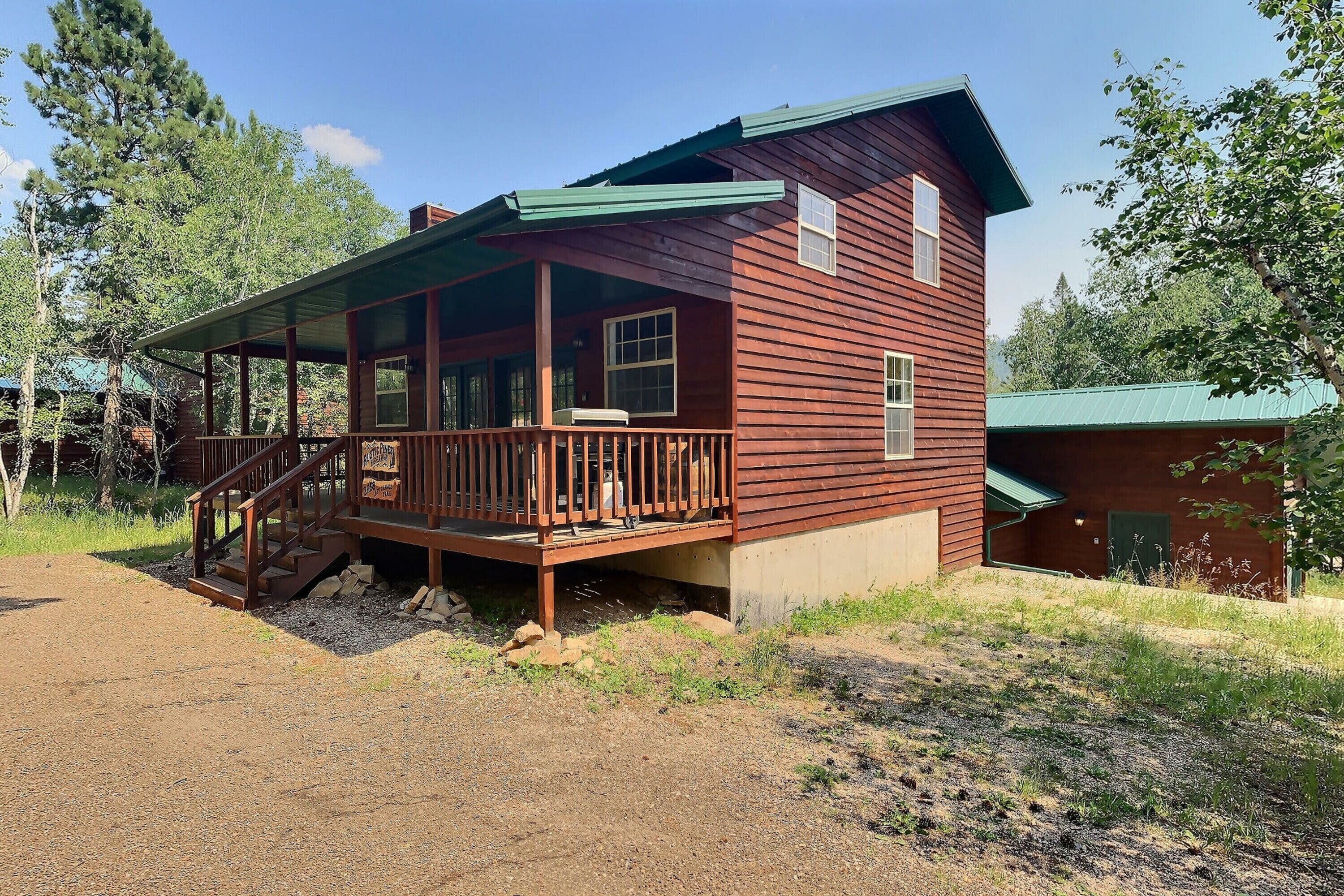 Great Terry Peak location with hot tub & garage