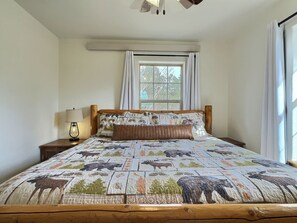 3 bedrooms, iron/ironing board, free WiFi, bed sheets