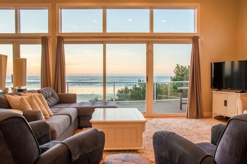 The Sand Castle -oceanfront home with amazing view