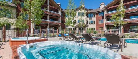 Condo, Multiple Beds (4305 Aspen Lodge, Trappeur's Crossing) | Outdoor spa tub