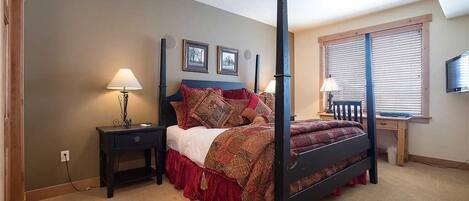 Condo, Multiple Beds (4305 Aspen Lodge, Trappeur's Crossing) | 3 bedrooms, iron/ironing board, free WiFi, bed sheets