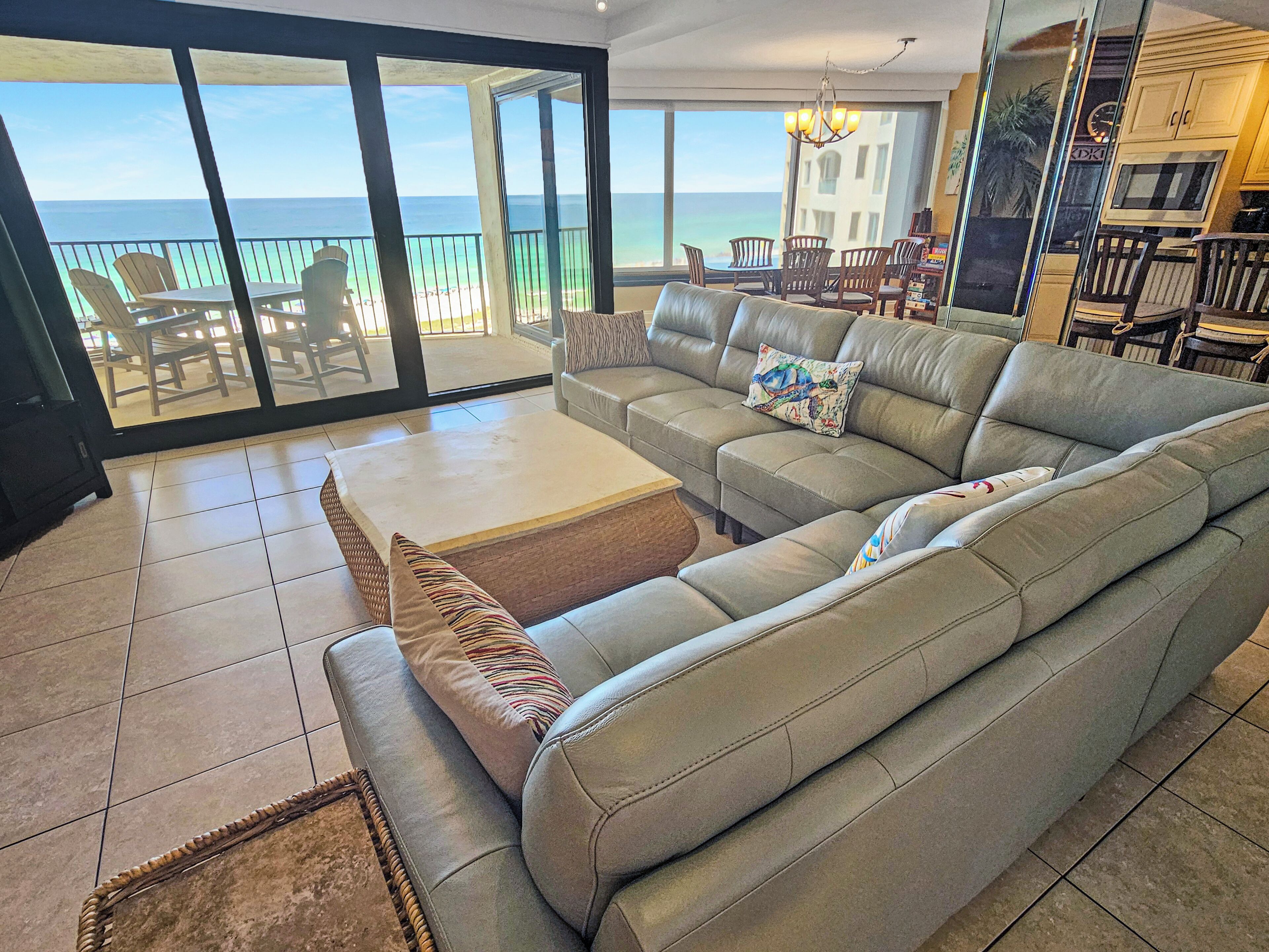 Televisión, reproductor de DVD y estéreo 