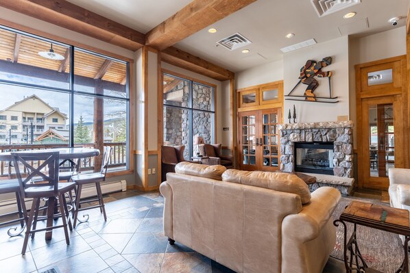 TV, fireplace, DVD player