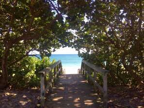 Beach nearby, sun loungers, beach towels