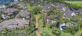 LUXURY VILLA - 3BR/3BA with Pool & A/C - Short Walk to Beaches