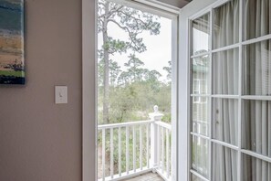 Interior - Vacation Oasis Resort Condo with Lush Pool & Tiki Bar for Ultimate Relaxation (Pensacola)