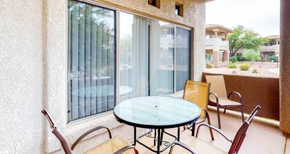 Bright & modern resort condo with pool & hot tub