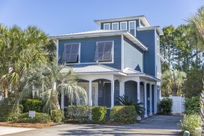 Exterior - Blue Paradise: Heated Pool, Seagrove Beach, Sleeps 12 (Seagrove Beach)