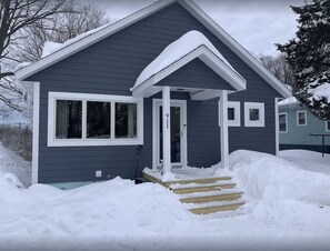 Exterior - Trailside #1 Winter Fun Retreat~ Ski, Snowboard, Snowmobile, HotTub, Hiking (Wakefield)