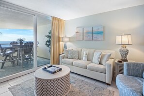 Fernseher, DVD-Player, Stereoanlage