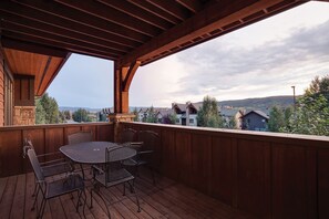Outdoor dining - BL6203 | Beautiful Sunset Views| 10 Hot Tubs | Air Chilling | 4 Pools (Steamboat Springs)