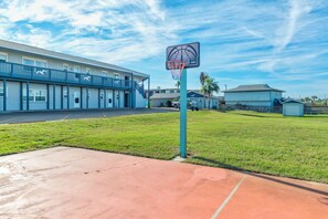 Sport court