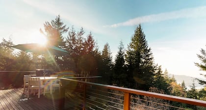 Kaunis, yksinäinen koti w / lahden näkymät - katsella auringonlaskua kannellasi