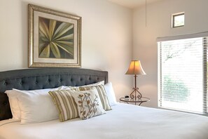 2 室のベッドルーム、アイロン / アイロン台、インターネット、ベッドシーツ