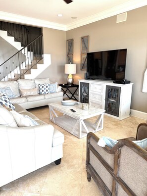 Téléviseur, lecteur de DVD, chaîne audio