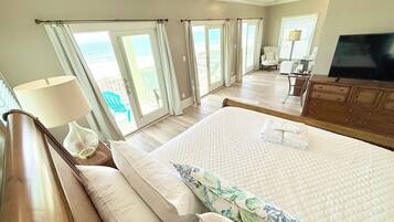 6 bedrooms, iron/ironing board, WiFi (free), bed sheets