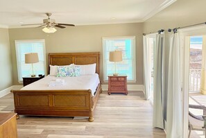 6 slaapkamers, een strijkplank/strijkijzer, gratis wifi, beddengoed