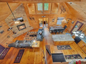 TV, peis, videospill og DVD-spiller