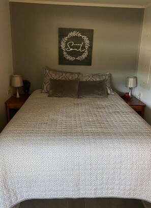 1 bedroom, iron/ironing board, travel cot, WiFi