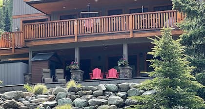One Bedroom Suite Overlooking The Golf Course, With Beautiful Mountain Views