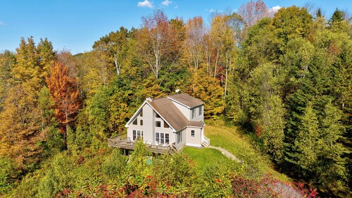 Four Seasons Chalet: 5 br, fireplace, game room, a/c!