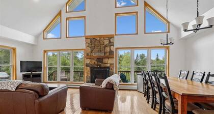 Four Seasons Chalet: 5 br, fireplace, game room, a/c!