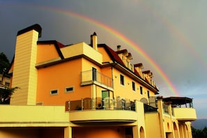 Front of property - Hotel Sette e Mezzo (Castelluccio Superiore)