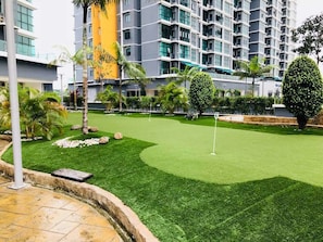 Mini-golf
